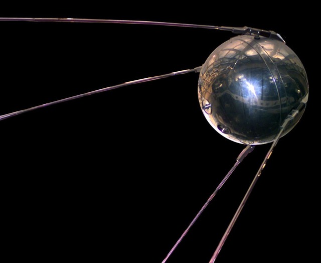 sputnik-986_640